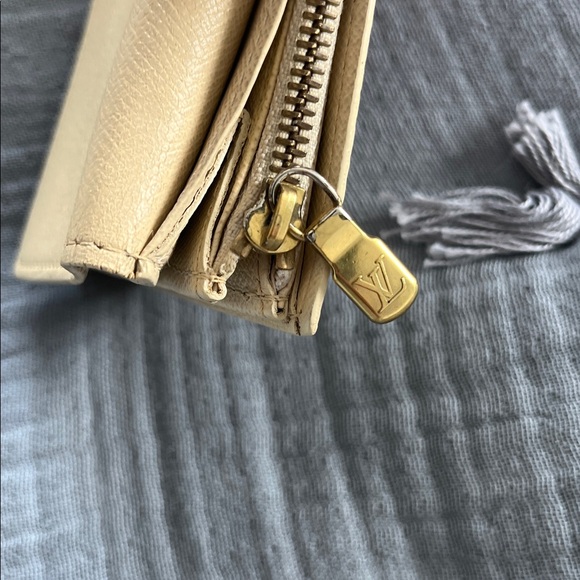 Louis Vuitton Sarah Azur Wallet - Picture 14 of 15